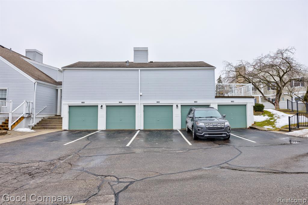 21208 E GLEN HAVEN Circle, Northville, MI 48167 — Photo 37