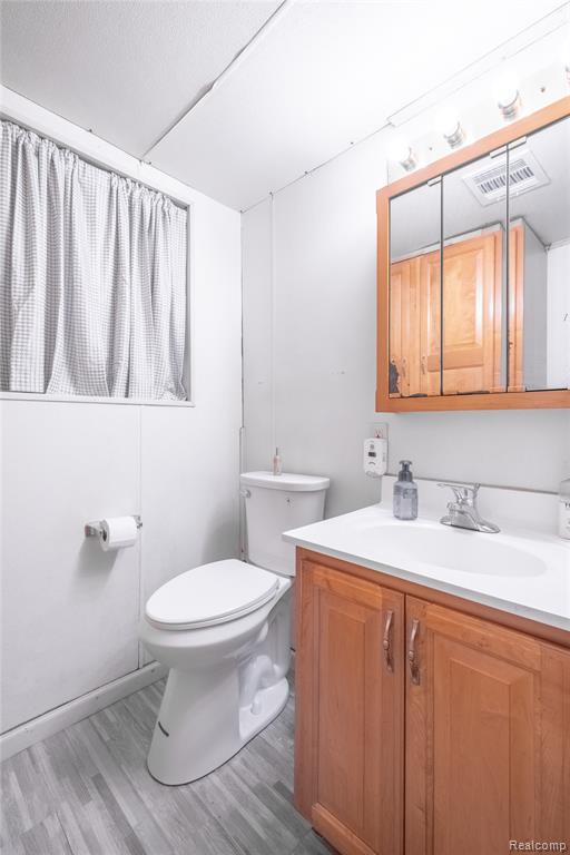 911 Worchester Drive, Fenton, MI 48430 — Photo 16