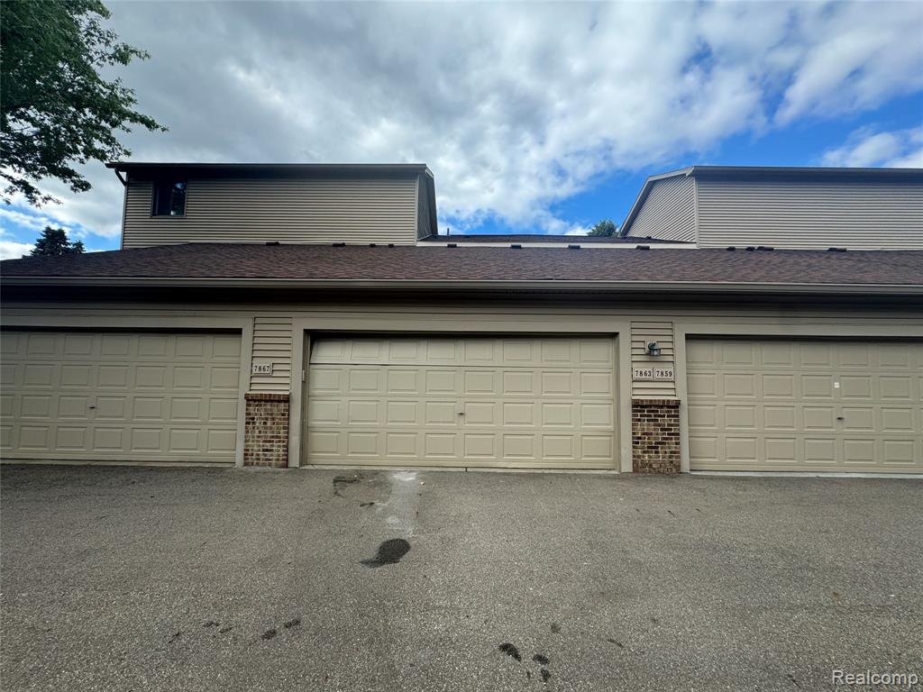 7863 Woodingham, West Bloomfield, MI — Photo 37
