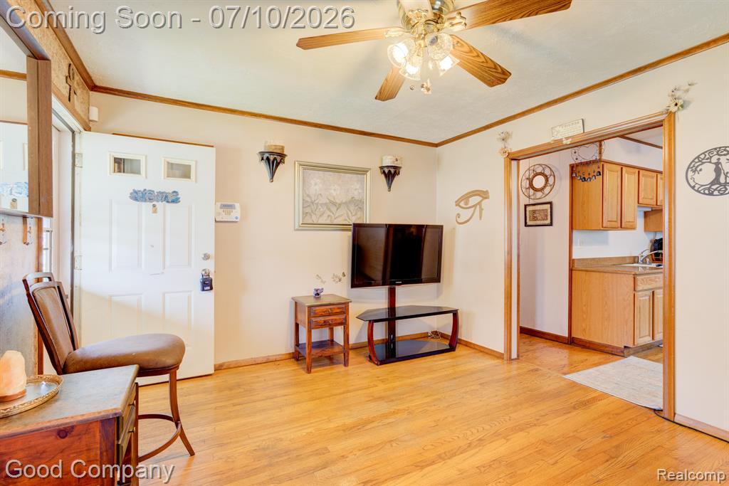 520 E Hudson Avenue, Madison Heights, MI 48071 — Photo 5
