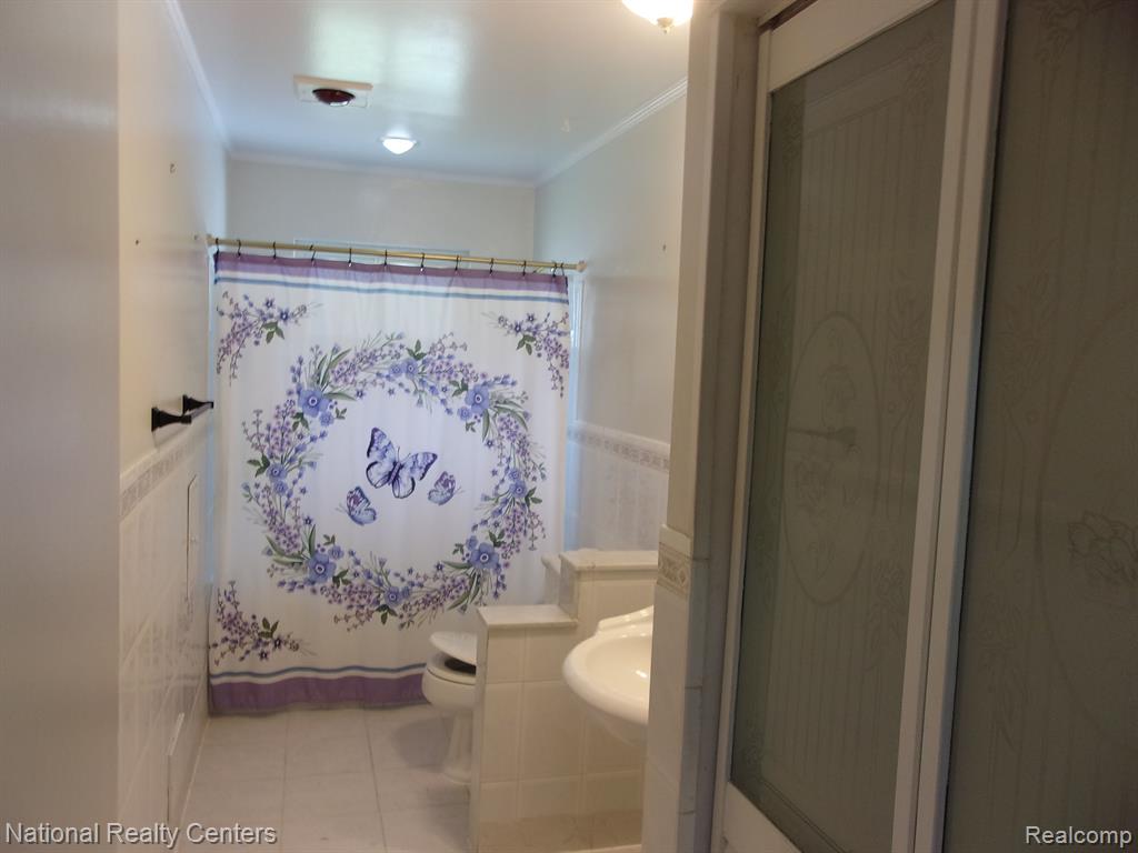 5856 HENRY RUFF Road, Garden City, MI — Photo 18