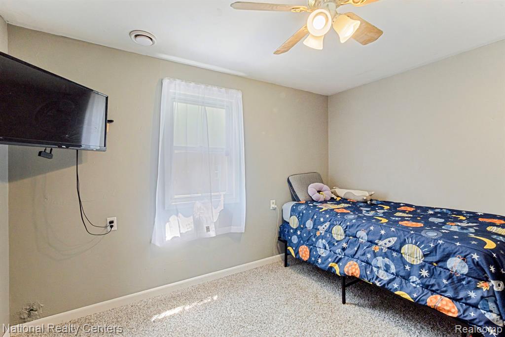 6235 Williams Lake Road, Waterford, MI 48329 — Photo 16