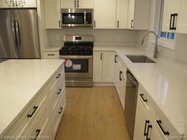 5283 Shrewsbury Drive, Troy, MI 48085 — Photo 12