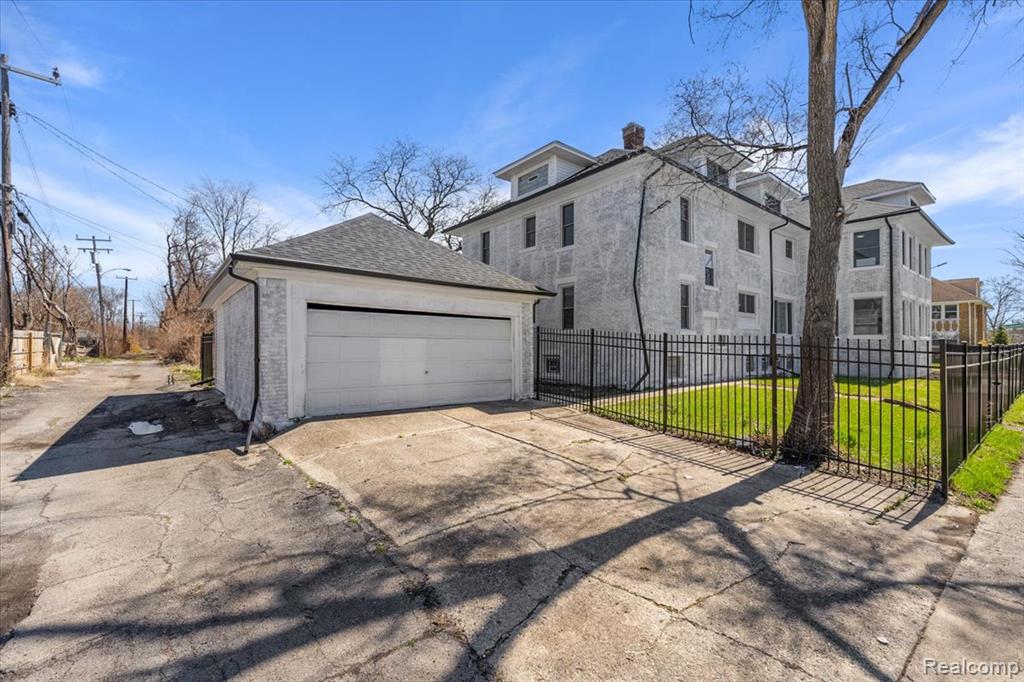 2080 Gladstone Street, Detroit, MI 48206 — Photo 65