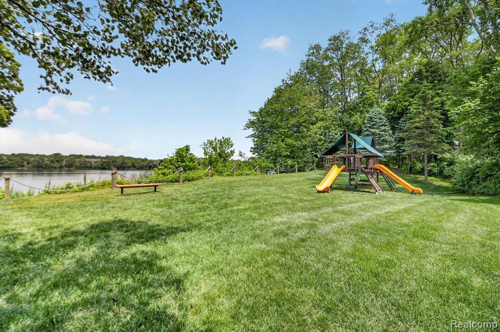 49271 Laguna Drive, Van Buren, MI 48111 — Photo 63