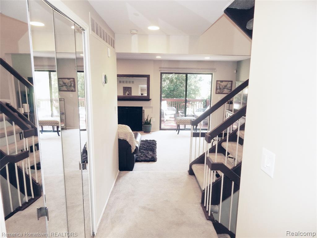 5200 Richard Run, West Bloomfield, MI — Photo 5