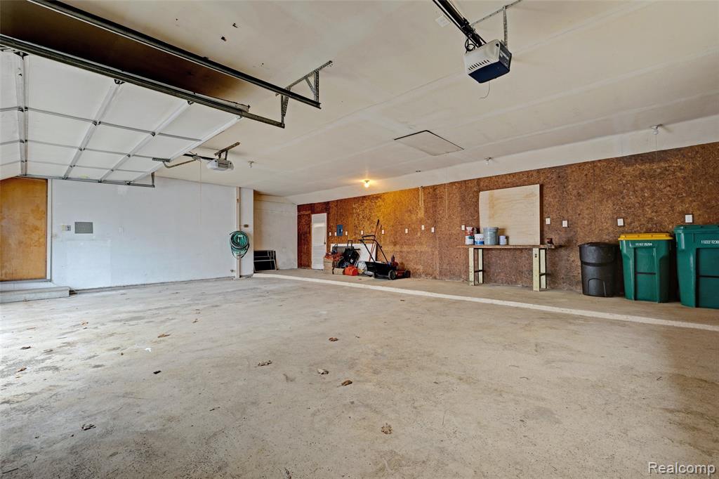 5936 Warbler Drive, Clarkston, MI — Photo 45