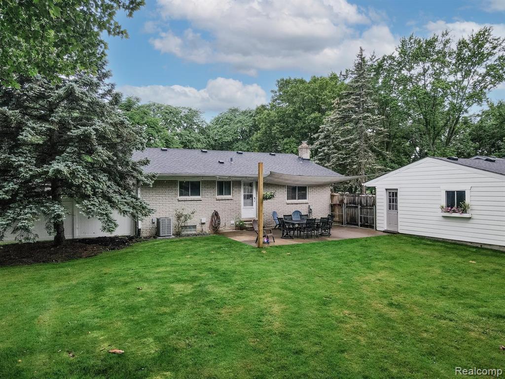 4654 Chapel Drive, Troy, MI 48085 — Photo 28