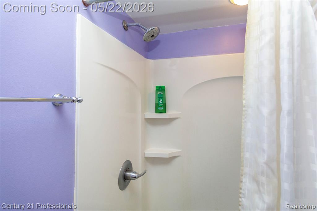 574 Tennyson, Rochester Hills, MI 48307 — Photo 20
