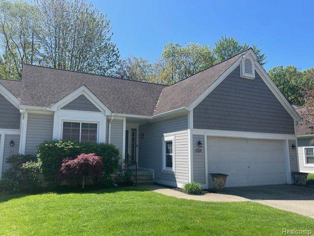 6871 TANGLE WOOD, Waterford, MI 48327 — front exterior