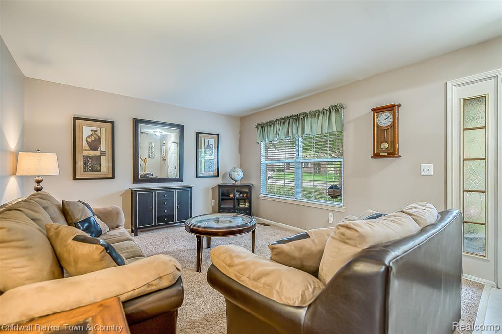 9305 Appleview Court, Brighton, MI 48116 — Photo 10