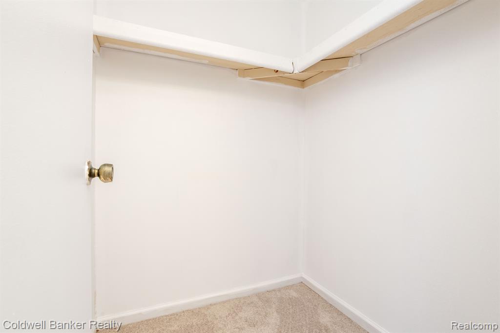 5310 HERTFORD Drive, Troy, MI 48085 — Photo 21