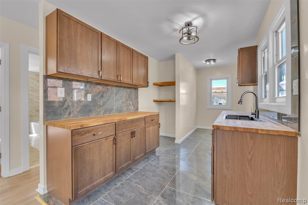 14521 SUSSEX Street, Detroit, MI 48227 — Photo 9