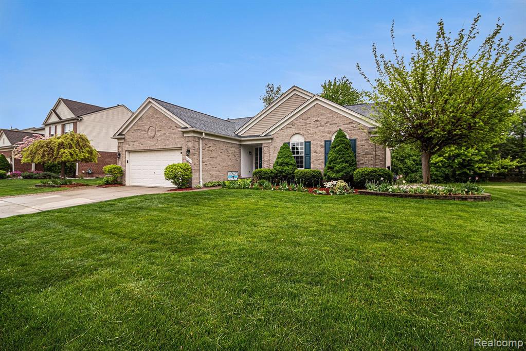 47291 FAIRLAWN Court, Canton, MI 48188 — Photo 2