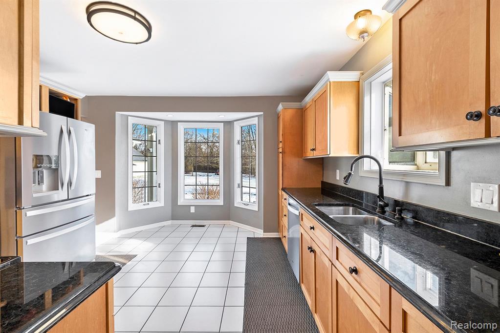5375 OLEKSYN Road, Flint, MI 48504 — Photo 14