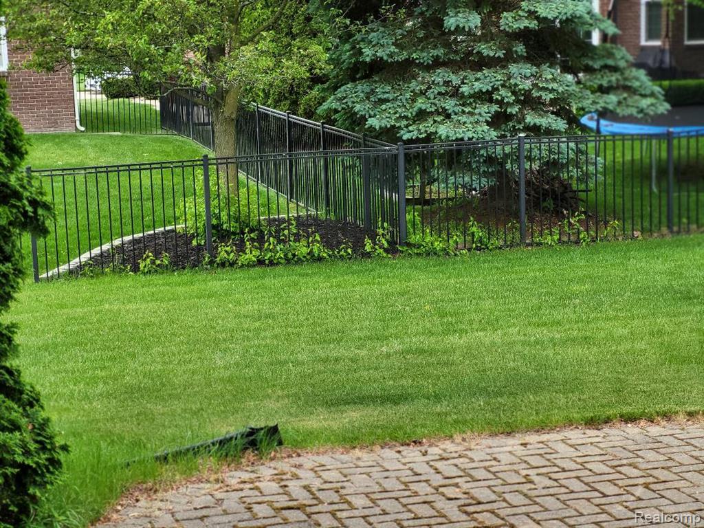 49515 Crusader, Macomb, MI 48044 — Photo 36