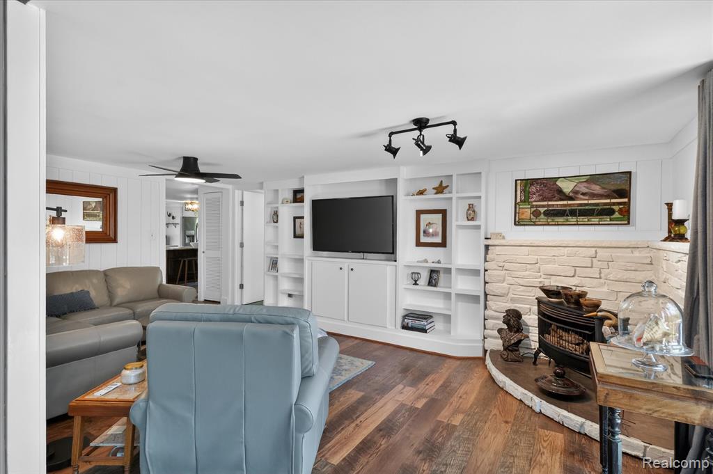 6415 Riverdale Road, Whitmore Lake, MI 48189 — Photo 14