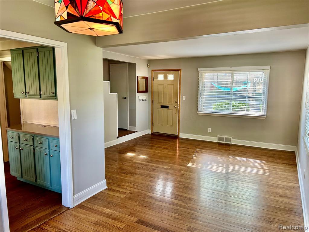 718 Graefield Court, Birmingham, MI 48009 — Photo 2