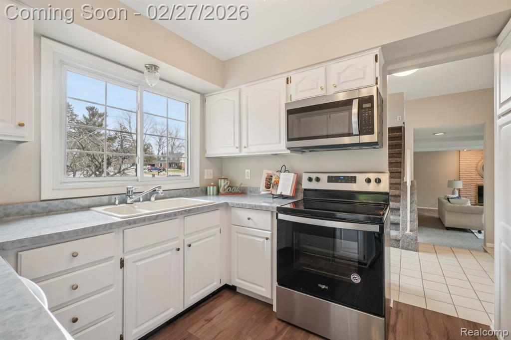 42845 Inverness Court, Northville, MI 48168 — Photo 16