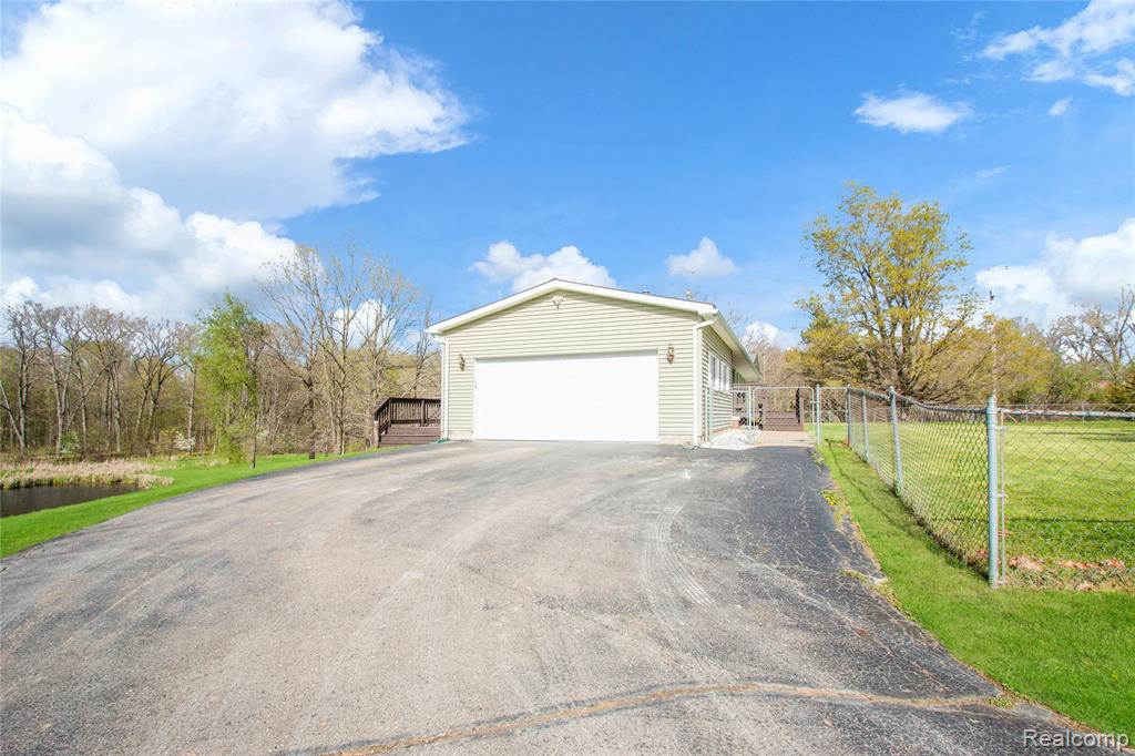 9093 Jordan Road, Grand Blanc, MI 48439 — Photo 4