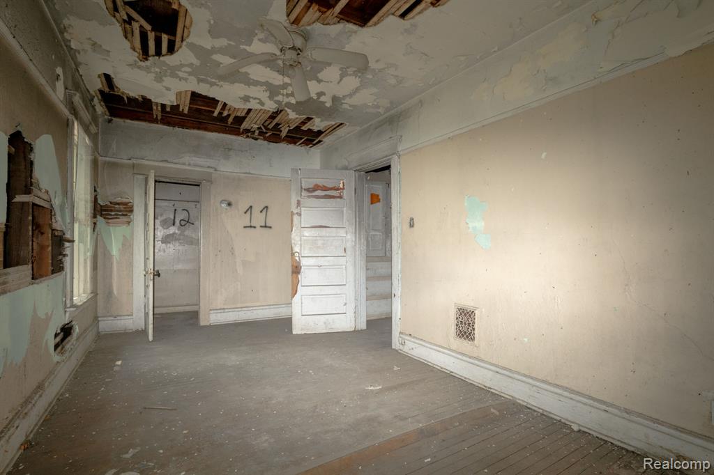 545 Rosedale Court, Detroit, MI 48202 — Photo 12