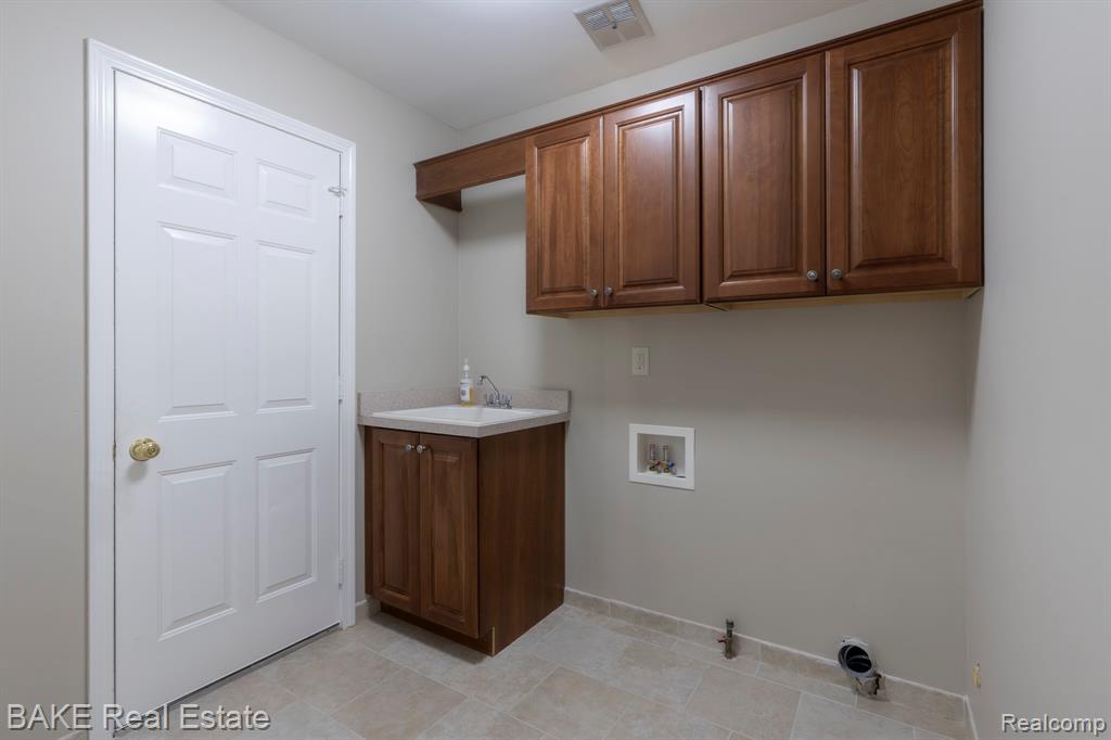 10000 Red Maple Drive, Plymouth, MI 48170 — Photo 30