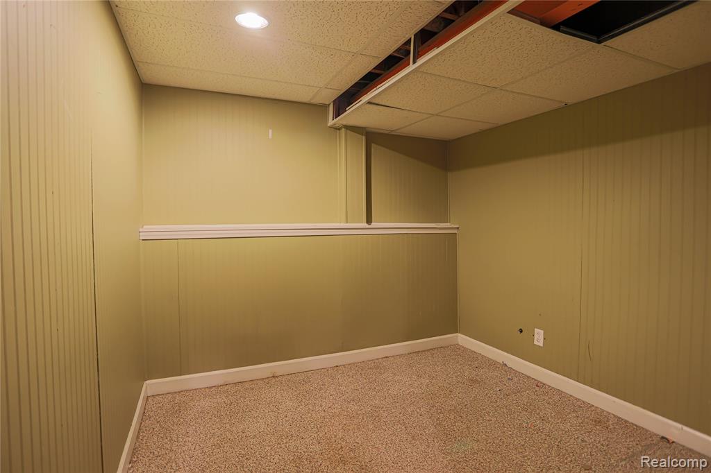 7014 Marco Drive, Waterford, MI 48327 — Photo 39