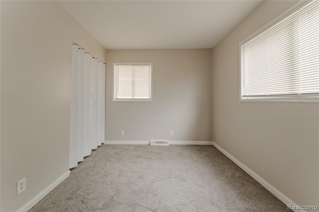 93 W Princeton Avenue, Pontiac, MI 48340 — Photo 9