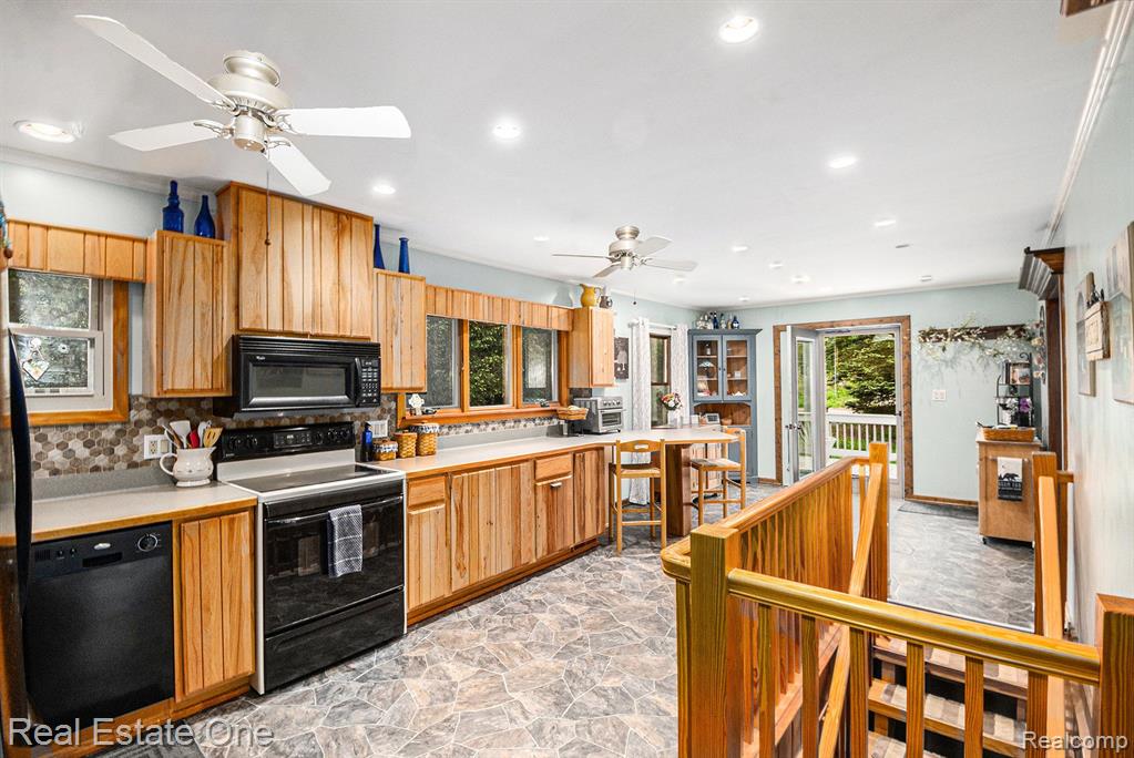 7529 BISHOP Road, Brighton, MI 48116 — Photo 6