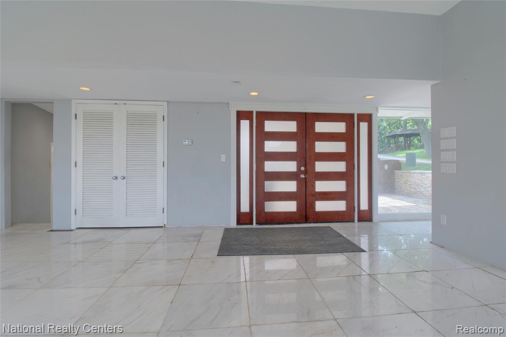 341 Corrie Road, Ann Arbor, MI 48105 — Photo 7