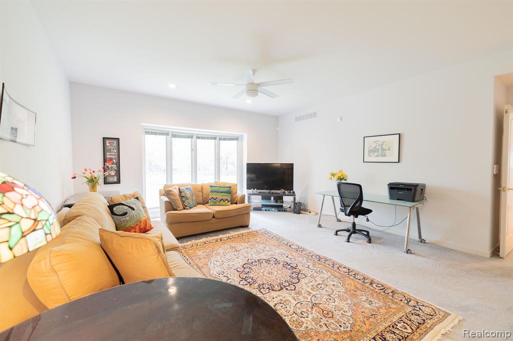 4599 RAVINE Drive, Bloomfield Hills, MI 48301 — Photo 21
