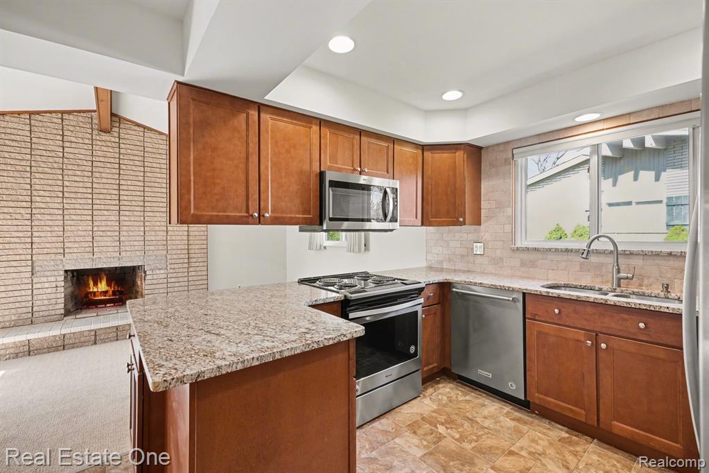 4699 Alton Drive, Troy, MI 48085 — Photo 8