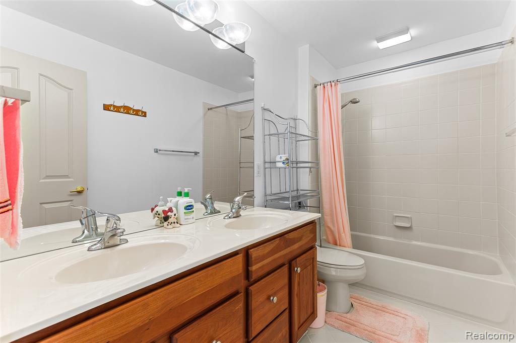 5093 Creekmonte Drive, Rochester, MI 48306 — Photo 28