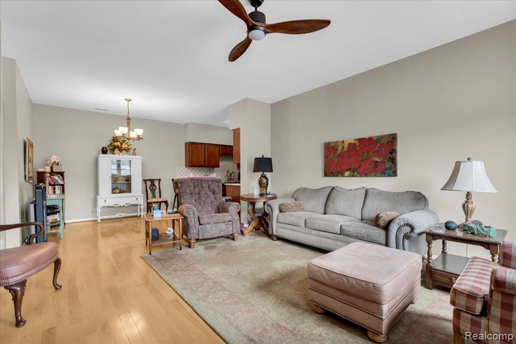 610 Belmonte Drive, Waterford, MI 48328 — Photo 8