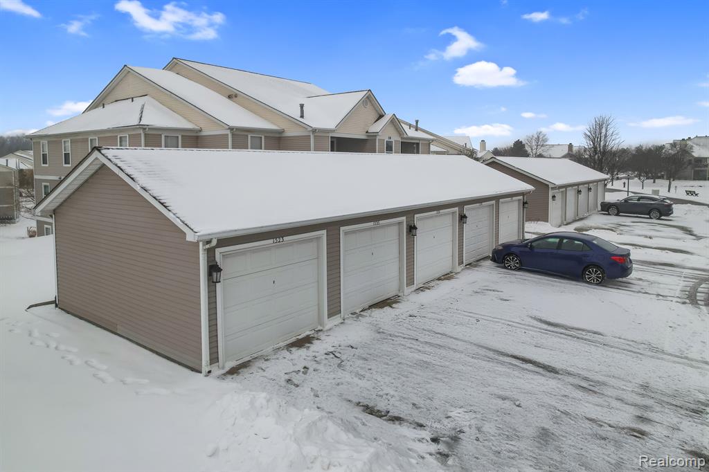 1523 Weatherstone Drive, Ann Arbor, MI 48108 — Photo 12