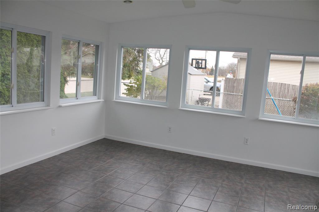 4986 Jackson Street, Trenton, MI 48183 — Photo 28