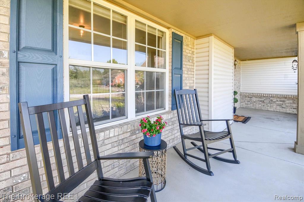 8089 PENINSULA Circle, Grand Blanc, MI 48439 — Photo 4