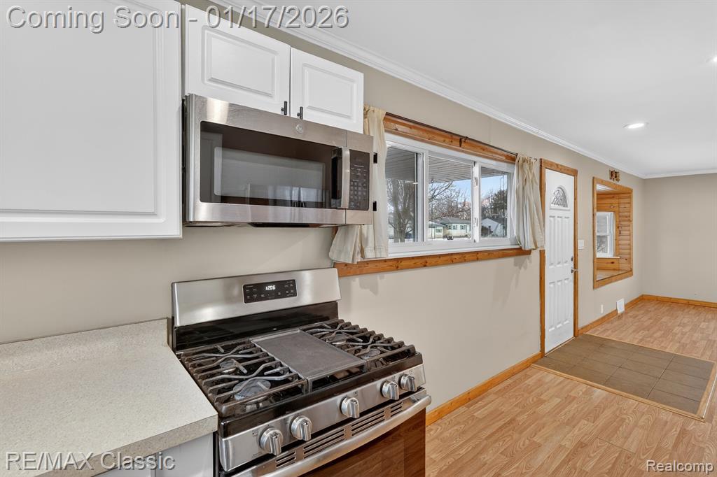 7346 S Shaker Drive, Waterford, MI 48327 — Photo 13