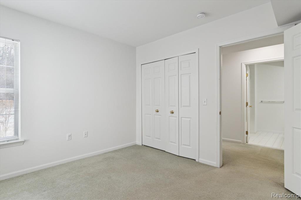2670 S KNIGHTSBRIDGE Circle, Ann Arbor, MI 48105 — Photo 26