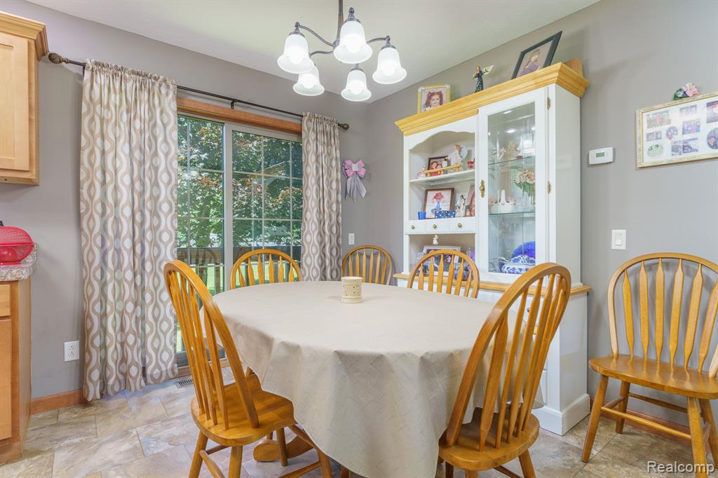 102 MELLADEE Lane, Morrice, MI 48857 — Photo 11