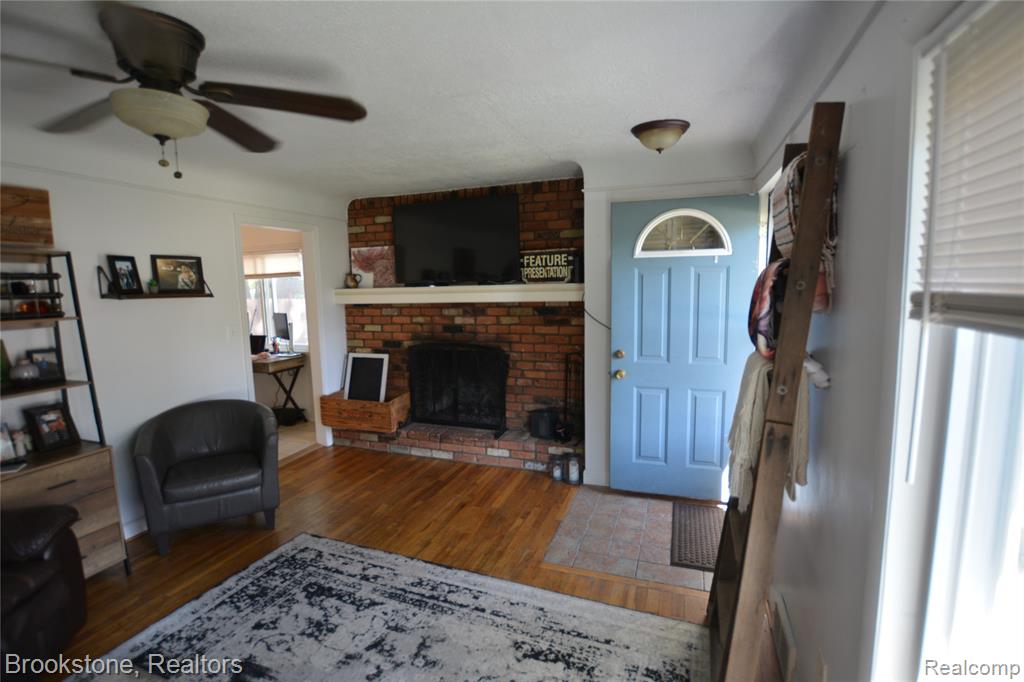 419 E Glass Road, Ortonville, MI 48462 — Photo 4