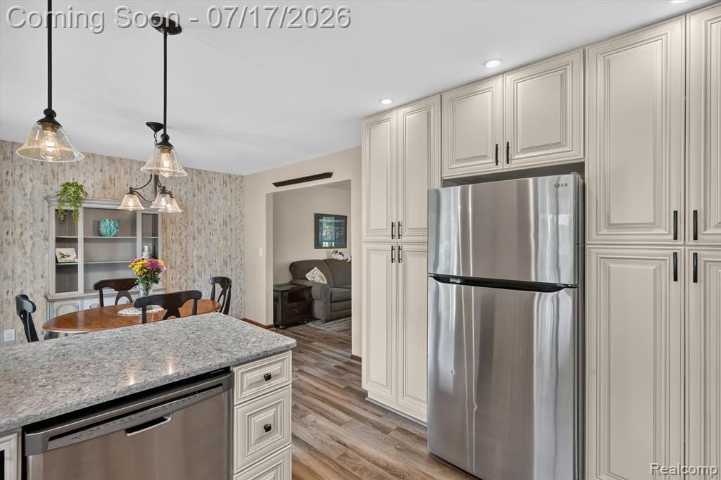 60309 Lamplighter Drive, New Hudson, MI 48165 — Photo 17