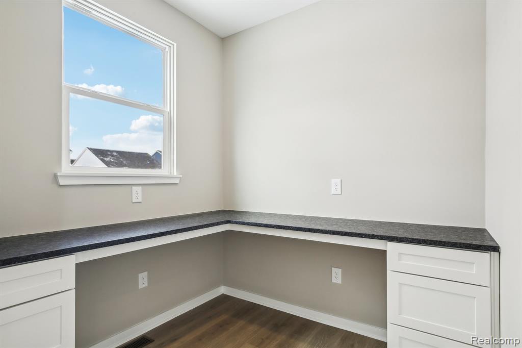 2085 Steelwood Drive, Howell, MI 48843 — Photo 13