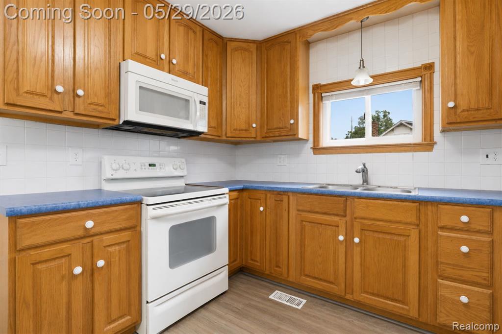 12463 W Lennon Road, Lennon Vlg, MI 48449 — Photo 13