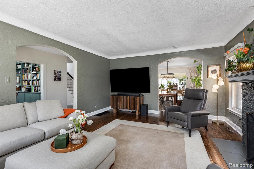 18221 Muirland Rd, Detroit, MI 48221 — Photo 7
