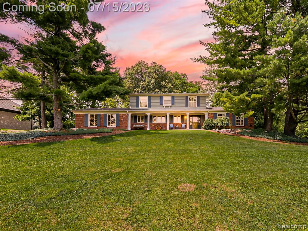 6730 Meadowlake Road, Bloomfield Hills, MI 48301 — front exterior