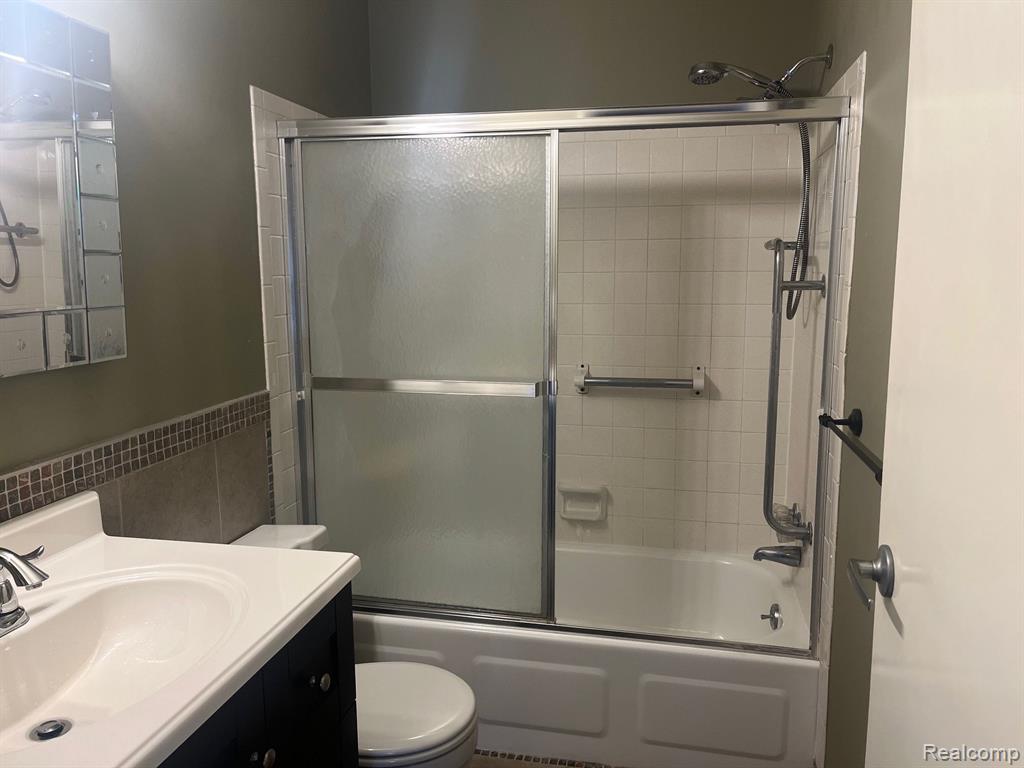 39828 VILLAGE WOOD Circle, Novi, MI — Photo 12