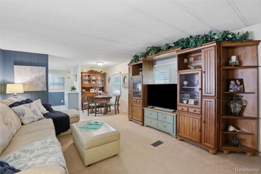 27 Ponderosa Trail, Belleville, MI 48111 — Photo 3