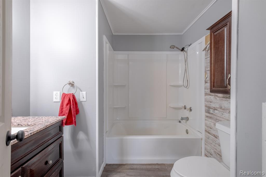4472 MARLBOROUGH Drive, Flint, MI 48506 — Photo 7