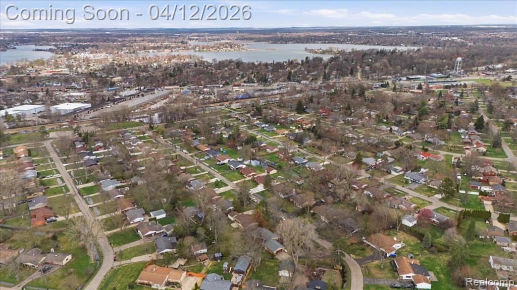 2455 Ivanhoe Drive, West Bloomfield, MI 48324 — Photo 44